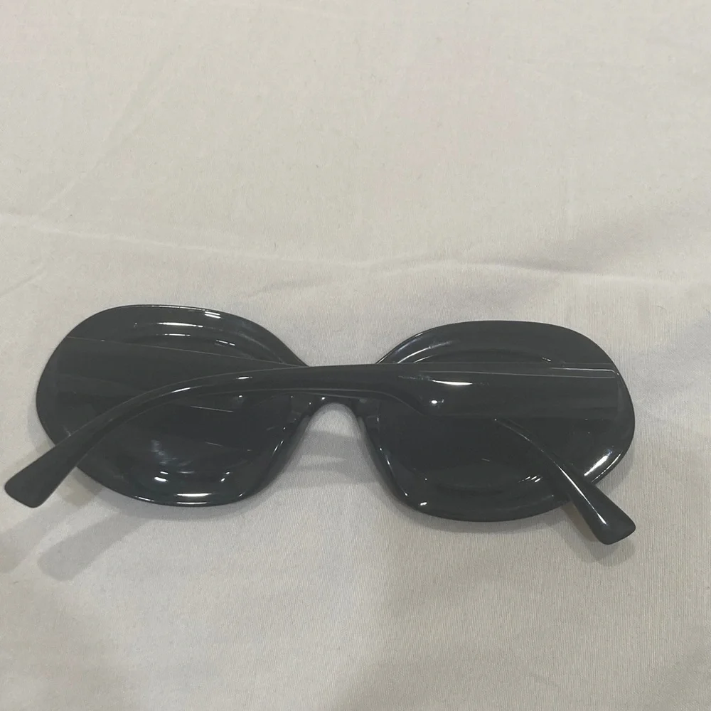Women’s Black Oversized Oval Sunglasses
